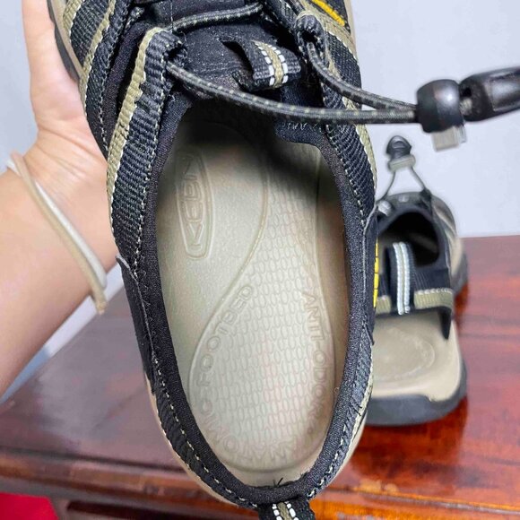 Keen Newport H2 Hiking / Water / Outdoor Sandal Mens Size 9.5